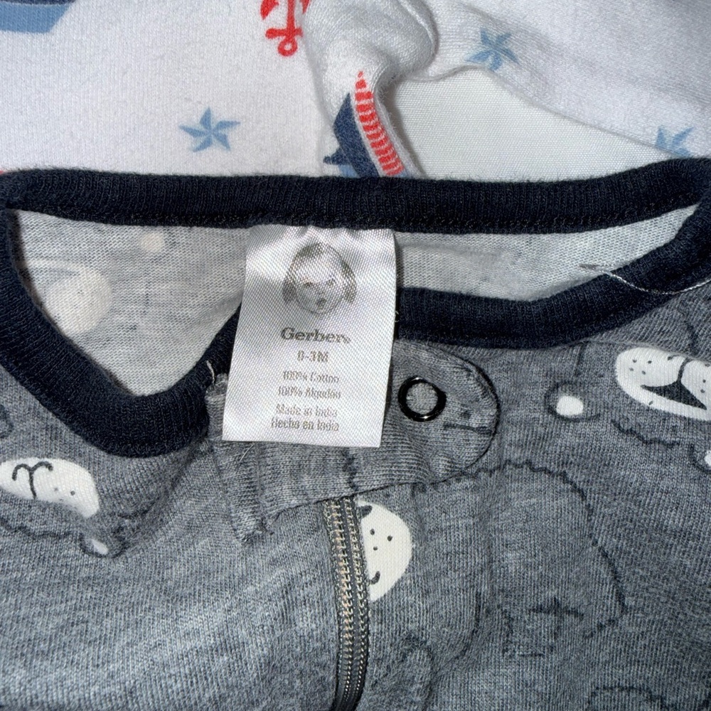 0-3 zip onsies bundle - Picture 2 of 3